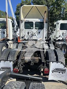 Used 2015 Freightliner Cascadia Detroit Diesel DD15 EV Semi Truck for sale #4FT0018 - photo 2