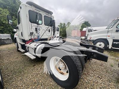 Used 2014 Freightliner Cascadia Detroit DD13 Semi Truck for sale #4FT0379 - photo 2