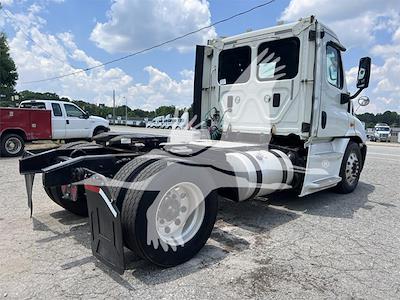 Used 2014 Freightliner Cascadia Cummins ISX12 Semi Truck for sale #4FT1461 - photo 2
