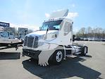 Used 2014 Freightliner Cascadia Detroit DD13 Semi Truck for sale #4FT1528 - photo 1