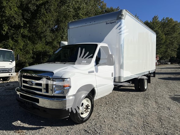 Used 2024 Ford E-450 - photo 1