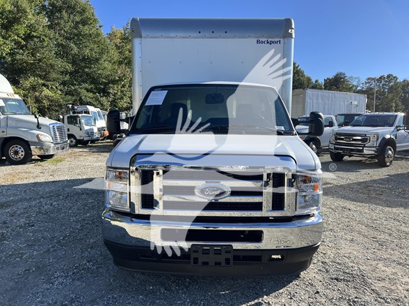 Used 2024 Ford E-450 - photo 6