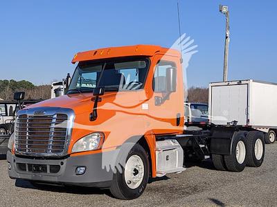Used 2013 Freightliner Cascadia Detroit DD13 Semi Truck for sale #4FT2584 - photo 1