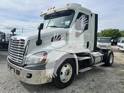 Used 2014 Freightliner Cascadia Cummins ISX12 Semi Truck for sale #4FT2668 - photo 1