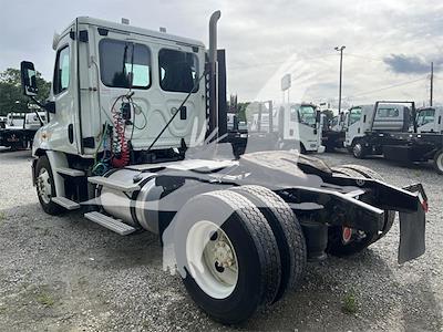 Used 2014 Freightliner Cascadia Cummins ISX12 Semi Truck for sale #4FT2668 - photo 2
