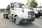 Used 2015 Freightliner Cascadia Detroit Diesel DD15 STD Semi Truck for sale #4FT5102 - photo 4