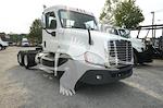 Used 2015 Freightliner Cascadia Detroit Diesel DD15 STD Semi Truck for sale #4FT5102 - photo 5