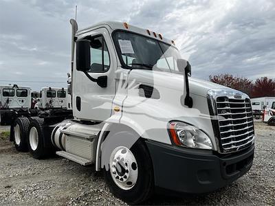 Used 2014 Freightliner Cascadia Detroit DD13 Semi Truck for sale #4FT5577 - photo 1