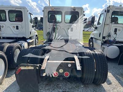 Used 2014 Freightliner Cascadia Detroit DD13 Semi Truck for sale #4FT6539 - photo 2