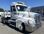 Used 2016 Freightliner Cascadia Cummins ISX Semi Truck for sale #4FT6931 - photo 1