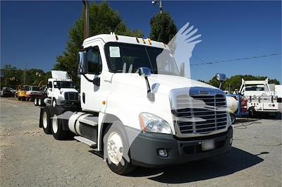 Used 2015 Freightliner Cascadia Detroit Diesel DD15 STD Semi Truck for sale #4FT7439 - photo 1