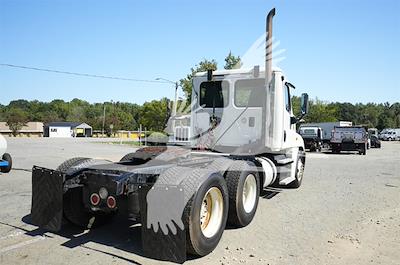 Used 2015 Freightliner Cascadia Detroit Diesel DD15 STD Semi Truck for sale #4FT7439 - photo 2