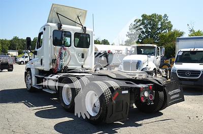 Used 2015 Freightliner Cascadia Detroit Diesel DD15 STD Semi Truck for sale #4FT8482 - photo 2