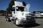 Used 2015 Freightliner Cascadia Detroit Diesel DD15 STD Semi Truck for sale #4FT8482 - photo 4