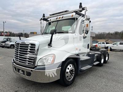 Used 2014 Freightliner Cascadia Detroit Diesel DD15 EV Semi Truck for sale #4FT8885 - photo 1
