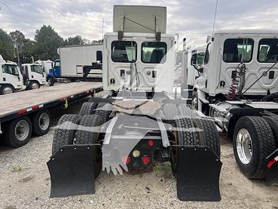 Used 2015 Freightliner Cascadia Detroit DD13 Semi Truck for sale #4FT8917 - photo 2