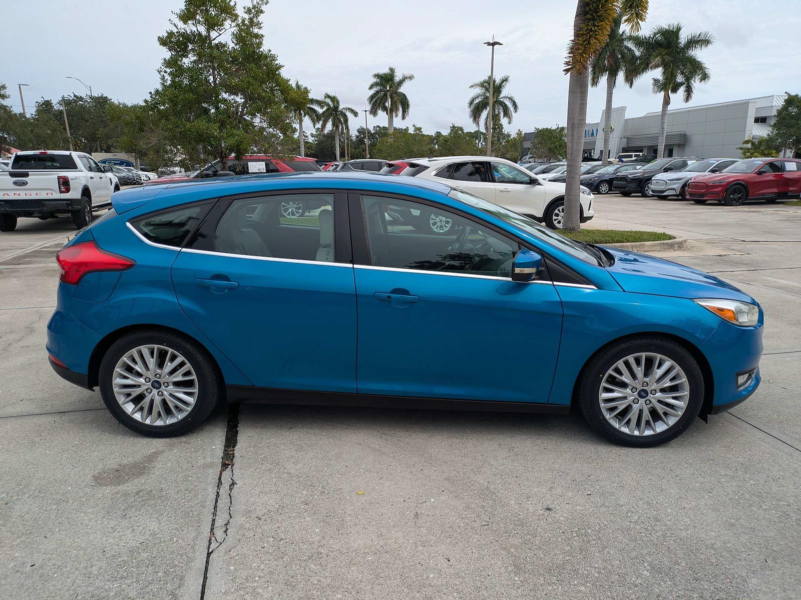Used 2016 Ford Focus - photo 2