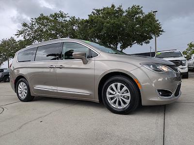 2018 Chrysler Pacifica FWD Minivan for sale #JR248008 - photo 2