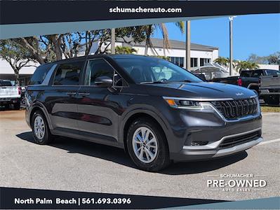 Used 2023 Kia Carnival - photo 1