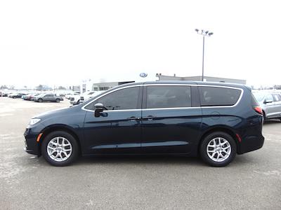 Used 2024 Chrysler Pacifica - photo 1
