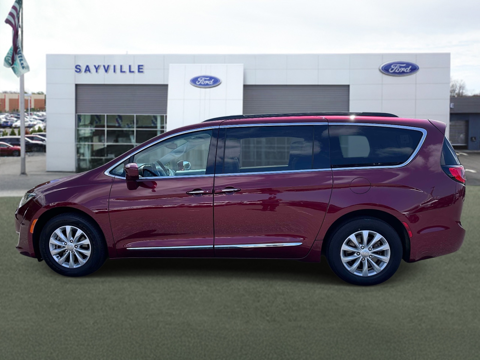 Used 2017 Chrysler Pacifica - photo 2