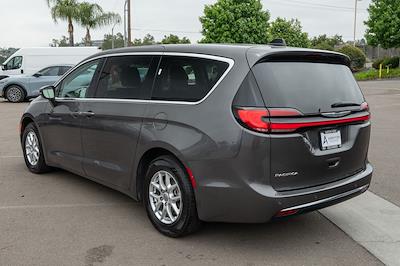 Used 2023 Chrysler Pacifica Touring L Minivan for sale #402264J - photo 2