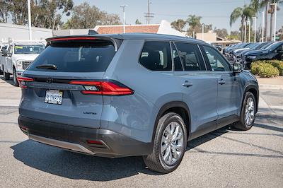 2024 Toyota Grand Highlander DRW FWD SUV for sale #402618A - photo 2