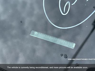 Used 2023 Toyota Highlander - photo 1