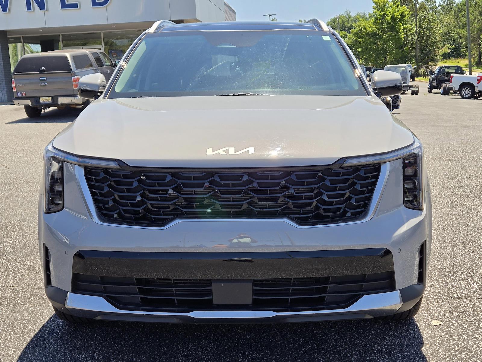 Used 2025 Kia Sorento - photo 2