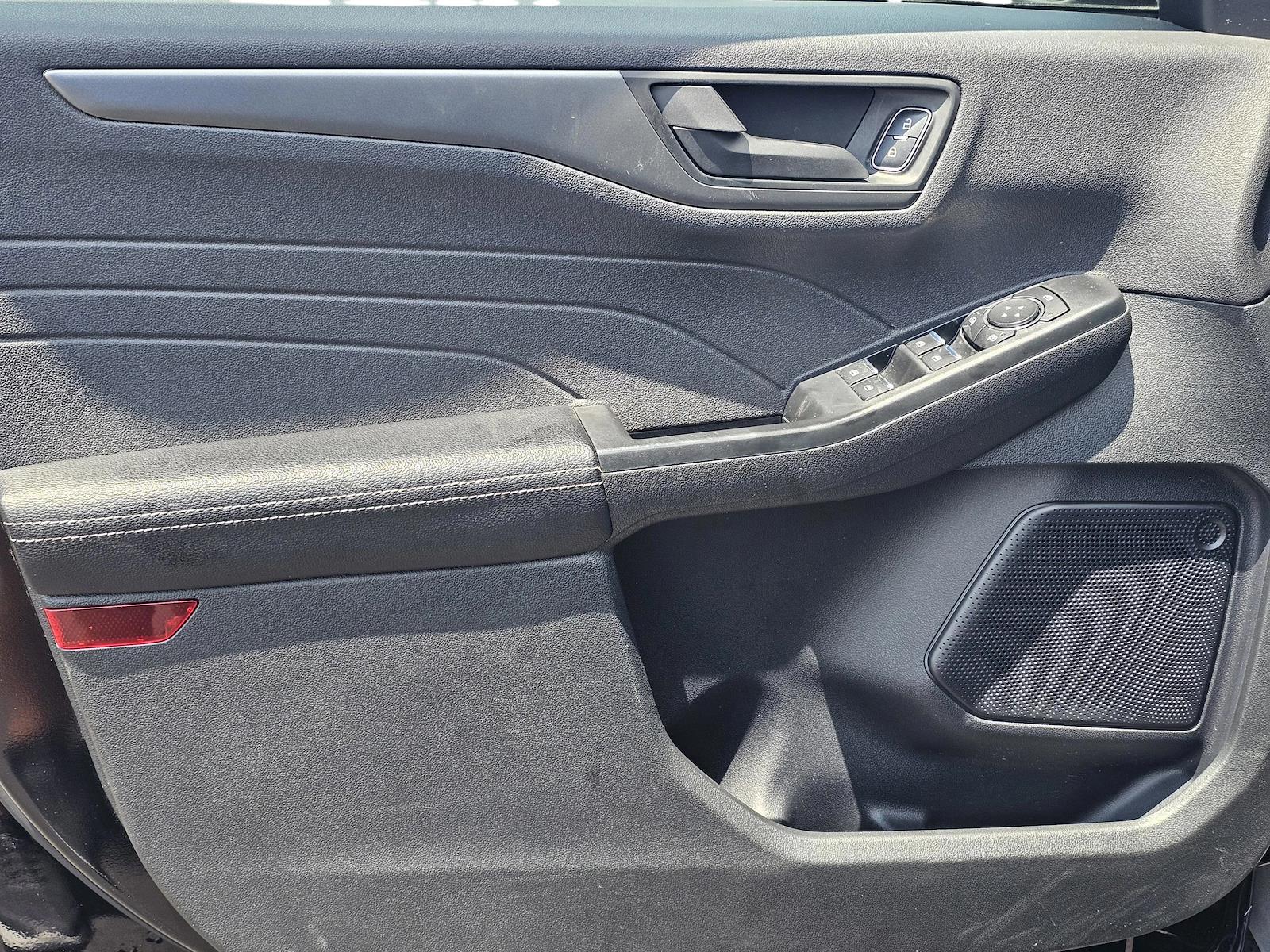 Used 2025 Ford Escape - photo 16