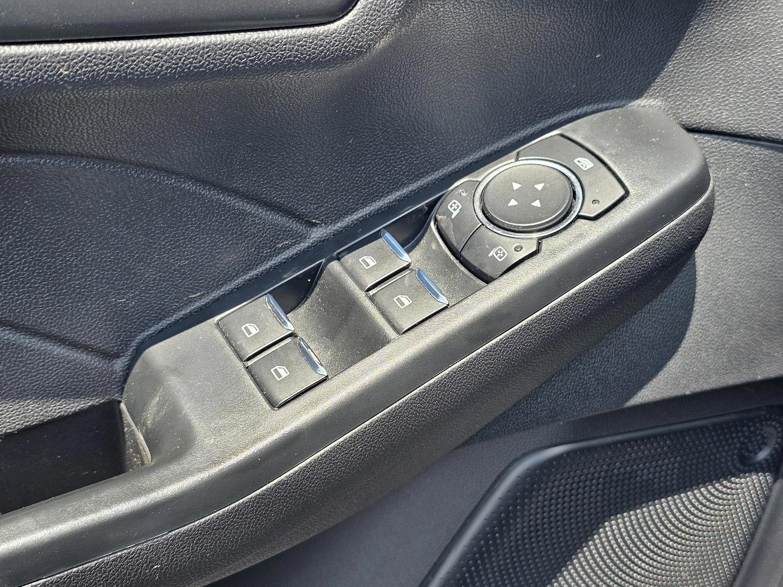 Used 2025 Ford Escape - photo 17