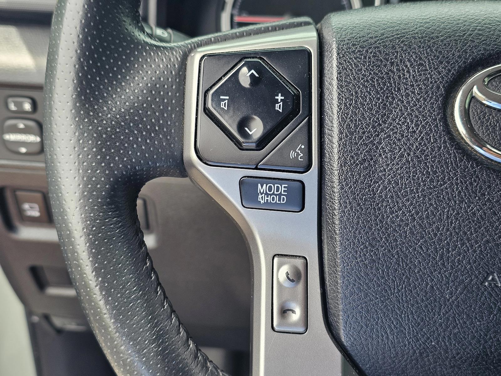 Used 2022 Toyota 4Runner - photo 8