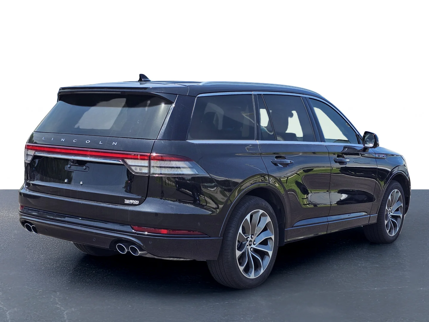 Used 2022 Lincoln Aviator - photo 2