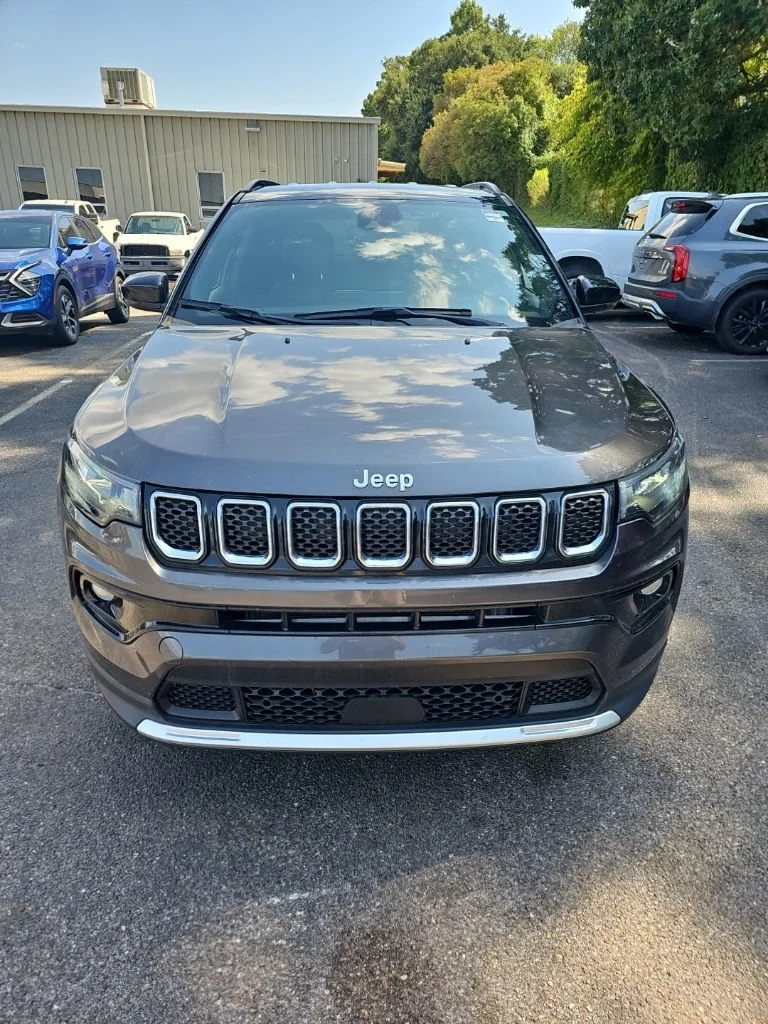 Used 2023 Jeep Compass - photo 1