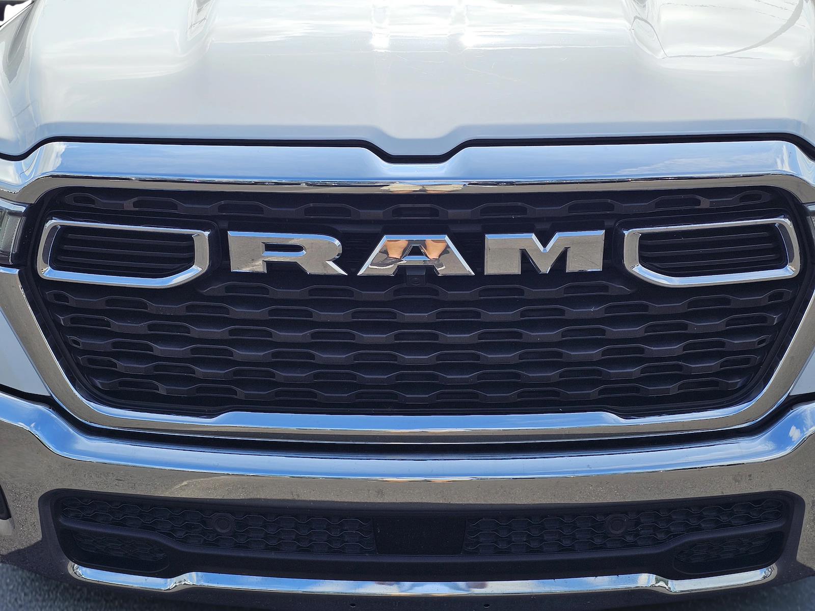 Used 2025 Ram 1500 - photo 2