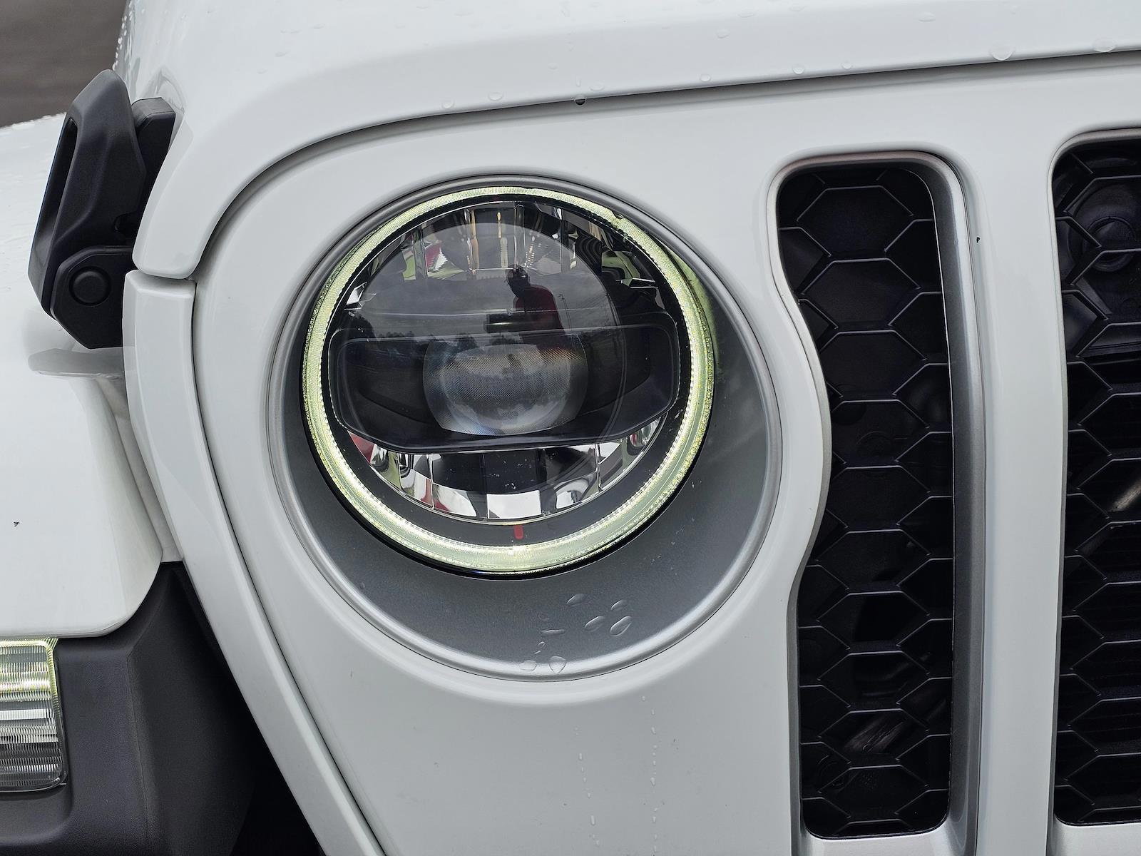 Used 2023 Jeep Gladiator - photo 19