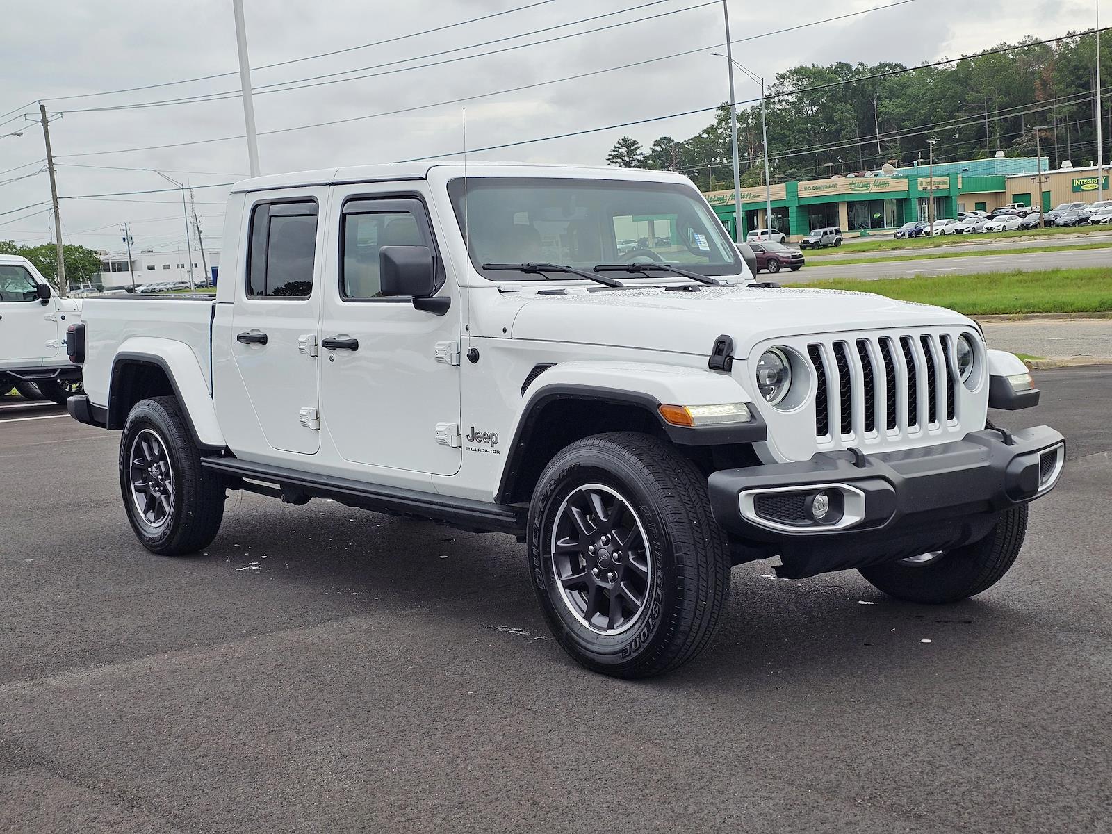Used 2023 Jeep Gladiator - photo 20