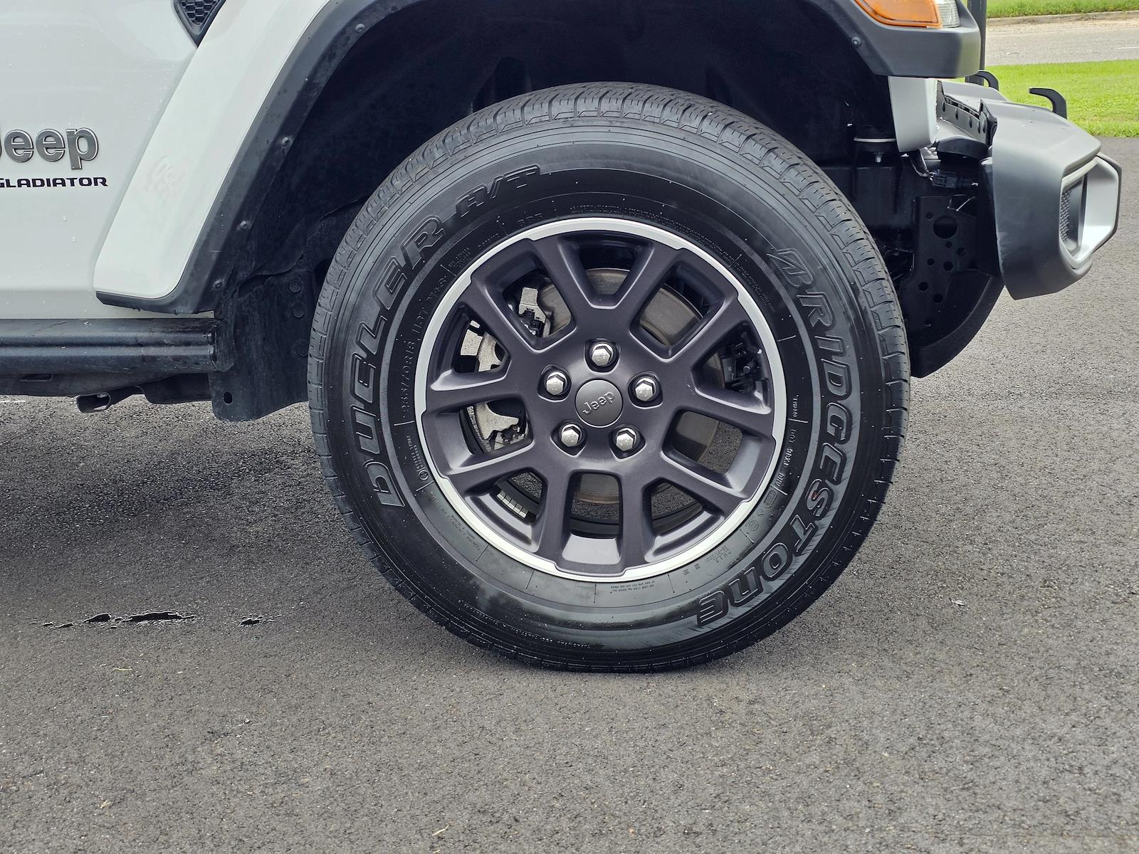 Used 2023 Jeep Gladiator - photo 21