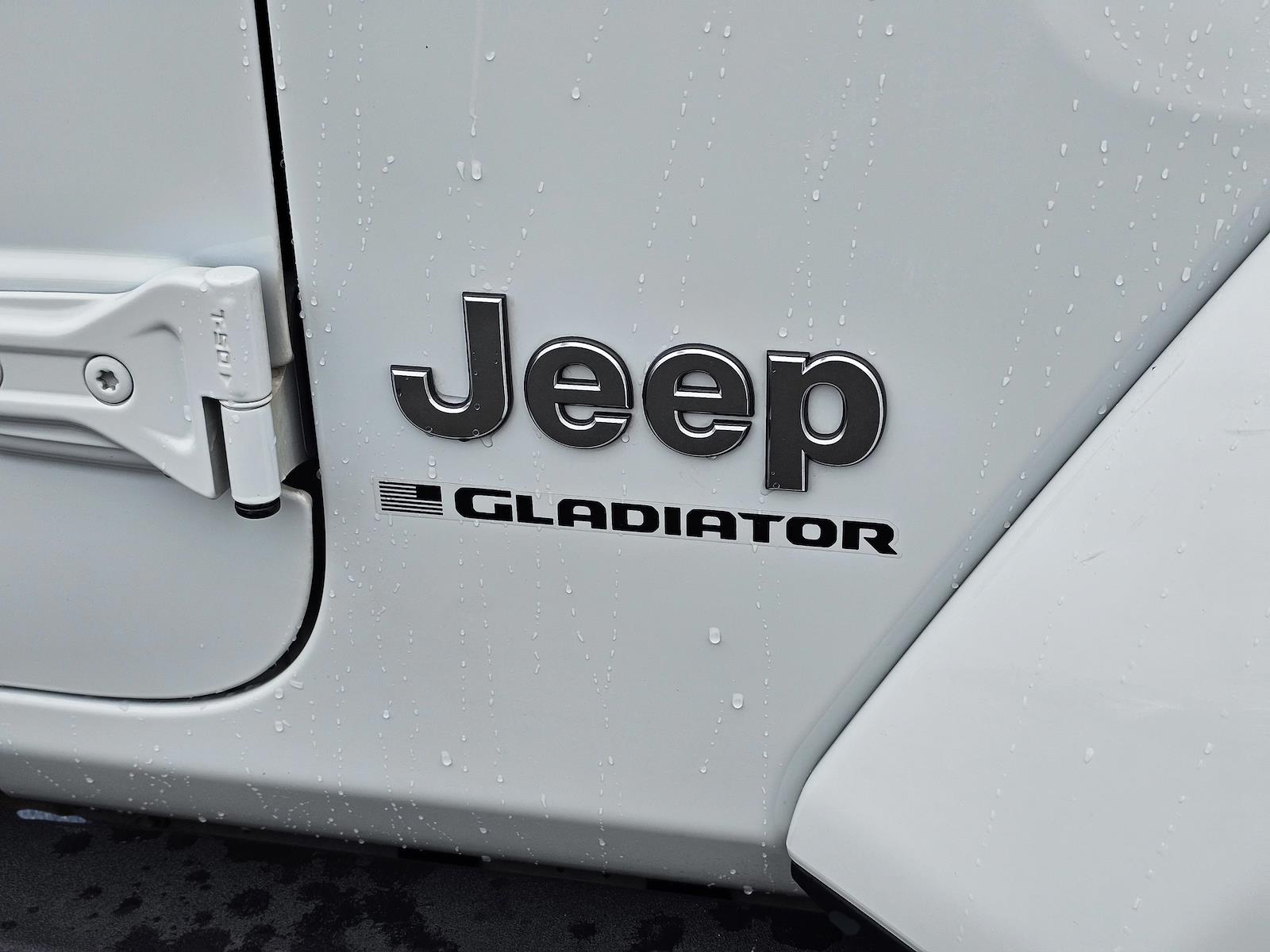 Used 2023 Jeep Gladiator - photo 22