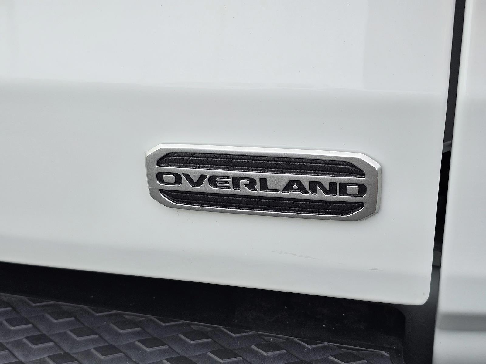 Used 2023 Jeep Gladiator - photo 26