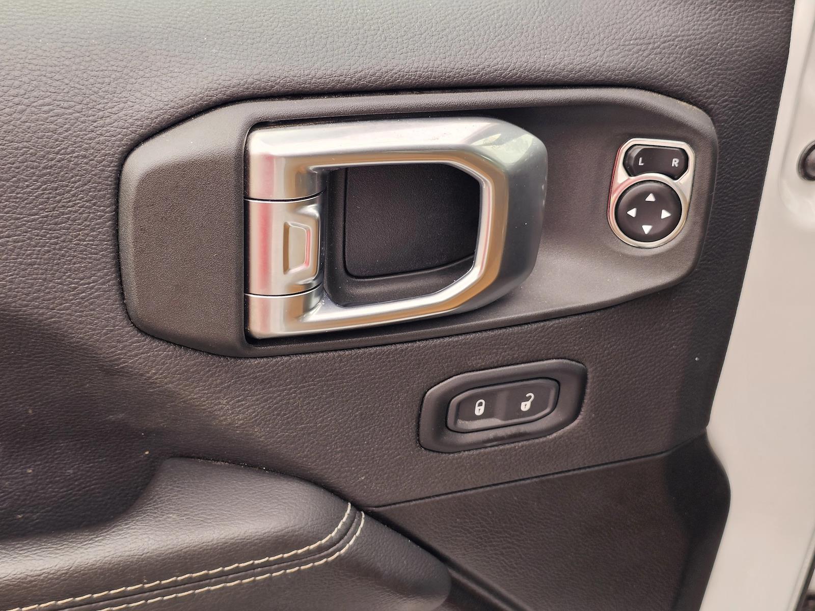 Used 2023 Jeep Gladiator - photo 31