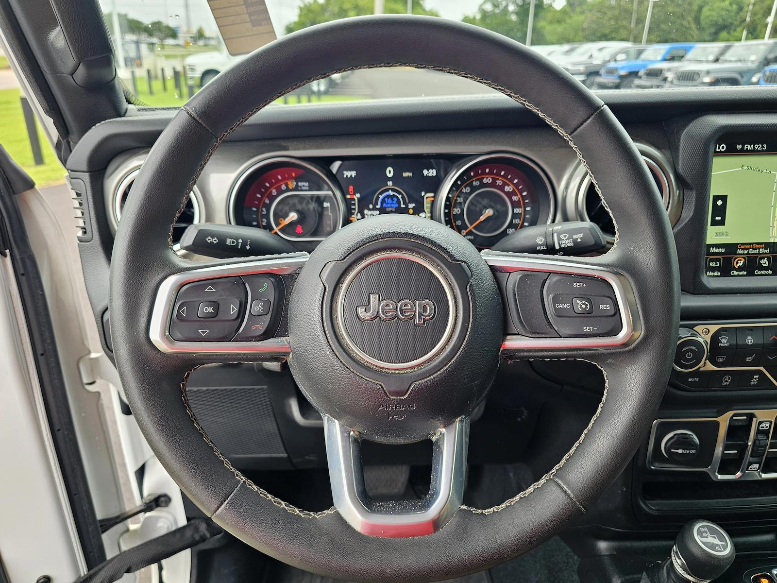 Used 2023 Jeep Gladiator - photo 35