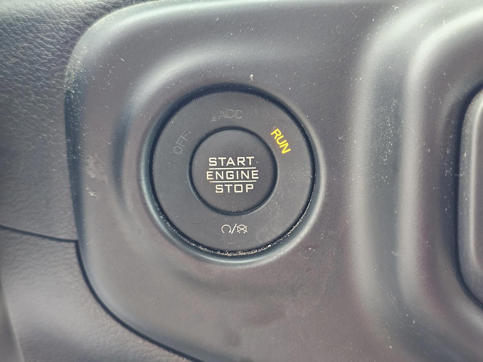 Used 2023 Jeep Gladiator - photo 39