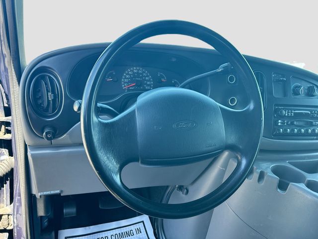 Used 2001 Ford E-350 - photo 17