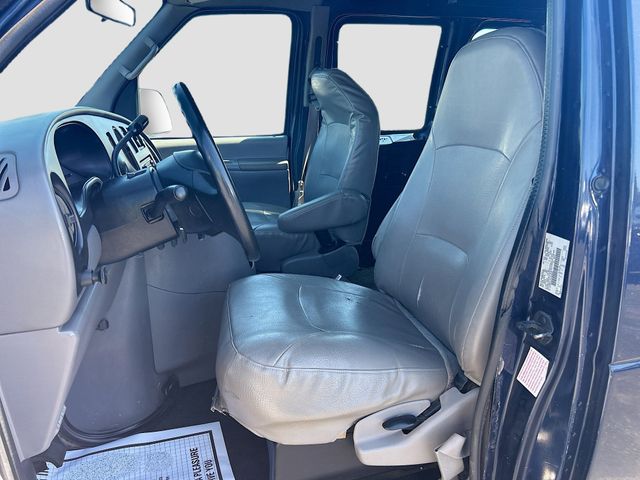 Used 2001 Ford E-350 - photo 22