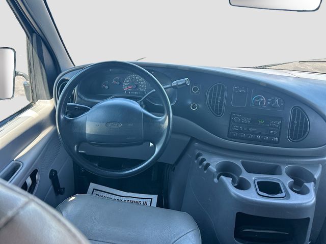 Used 2001 Ford E-350 - photo 23