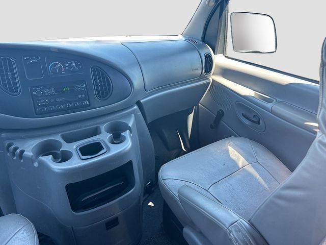 Used 2001 Ford E-350 - photo 24