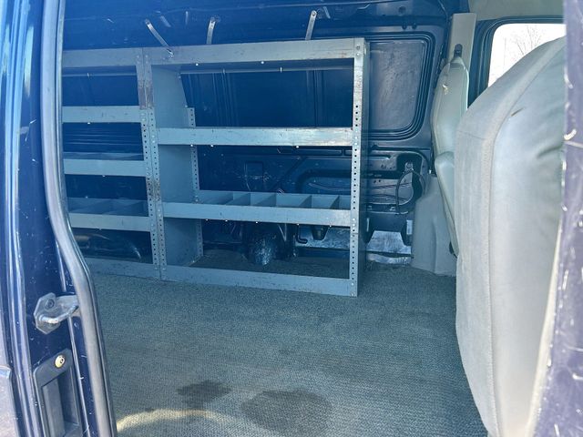 Used 2001 Ford E-350 - photo 26