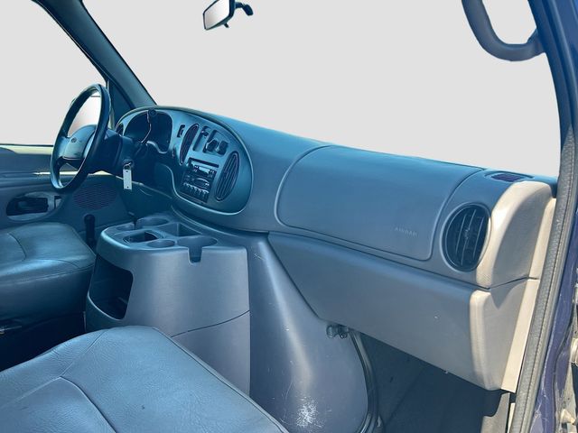 Used 2001 Ford E-350 - photo 28