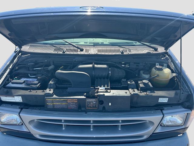 Used 2001 Ford E-350 - photo 29